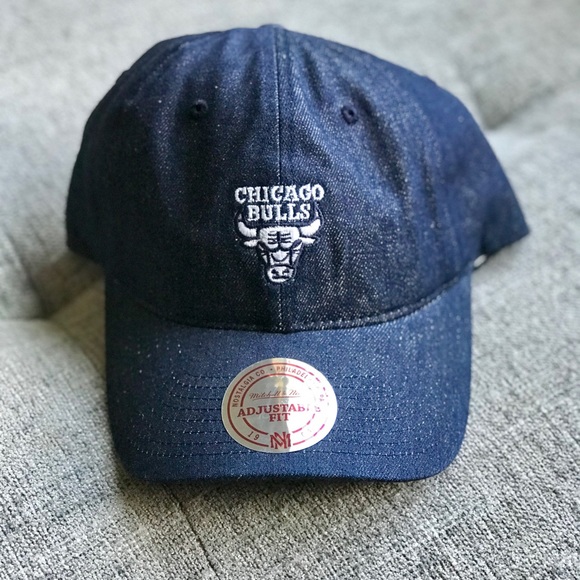 Chicago Bulls Mitchell & Ness Denim Hat - NWT - Picture 2 of 4